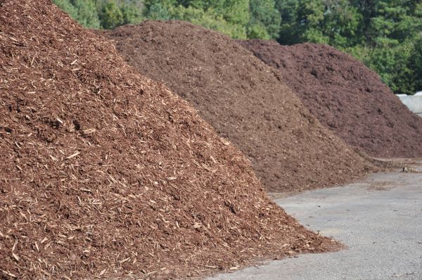 Brown Mulch Delivery in Mount Vernon